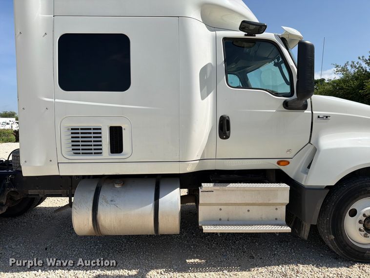 image for item YA3667 2019 International LT625 semi truck
