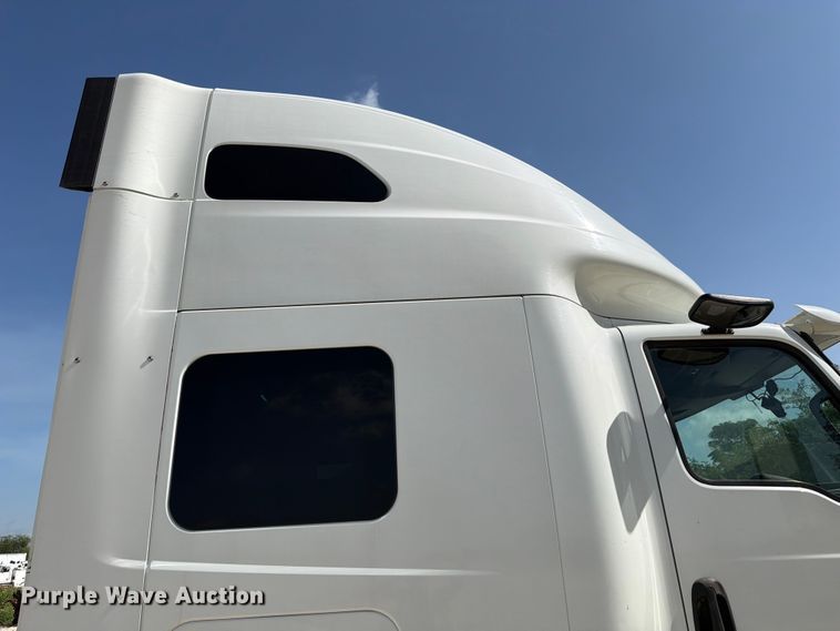 image for item YA3667 2019 International LT625 semi truck