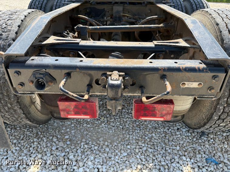 image for item YA3667 2019 International LT625 semi truck