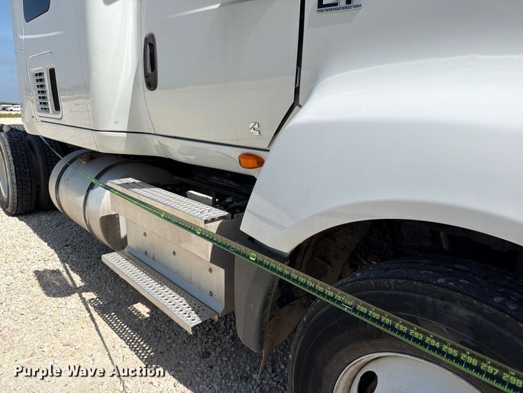 image for item YA3667 2019 International LT625 semi truck