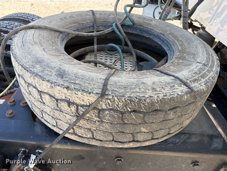 image for item YA3667 2019 International LT625 semi truck