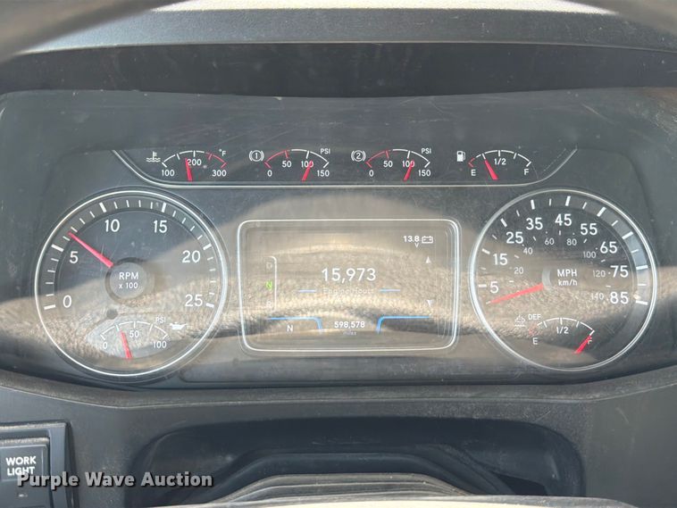 image for item YA3667 2019 International LT625 semi truck