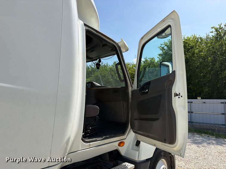 image for item YA3667 2019 International LT625 semi truck