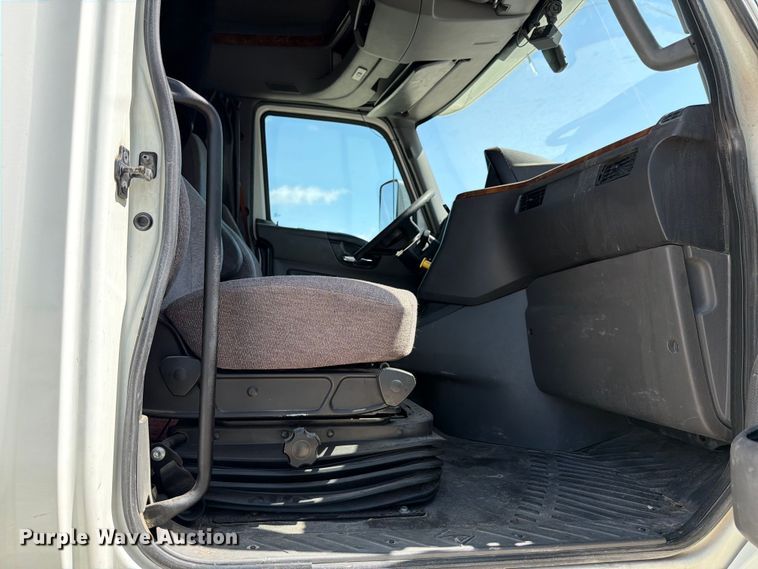 image for item YA3667 2019 International LT625 semi truck