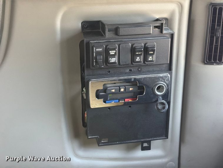 image for item YA3667 2019 International LT625 semi truck