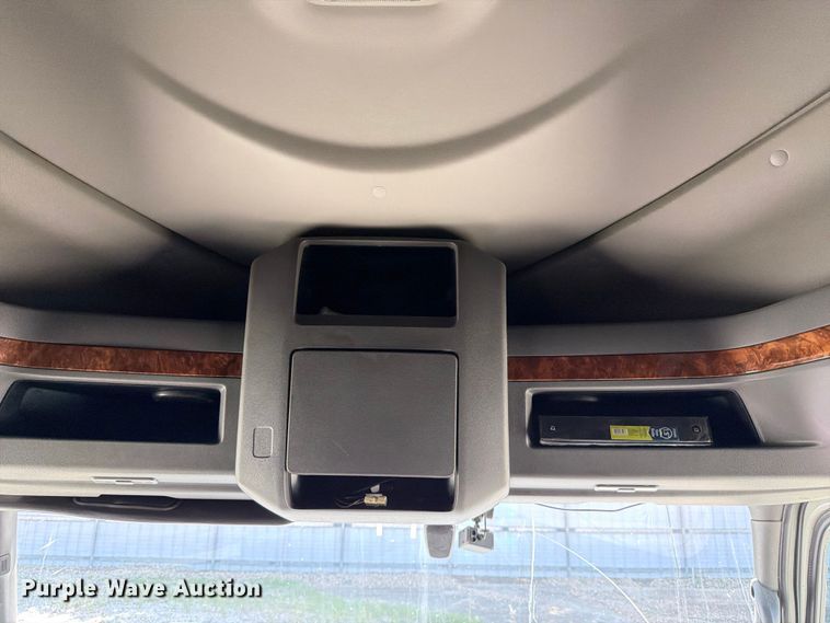 image for item YA3667 2019 International LT625 semi truck