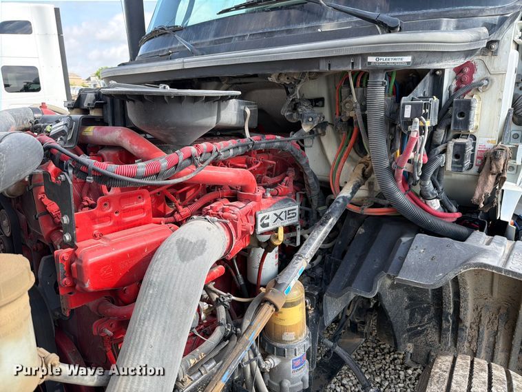 image for item YA3667 2019 International LT625 semi truck