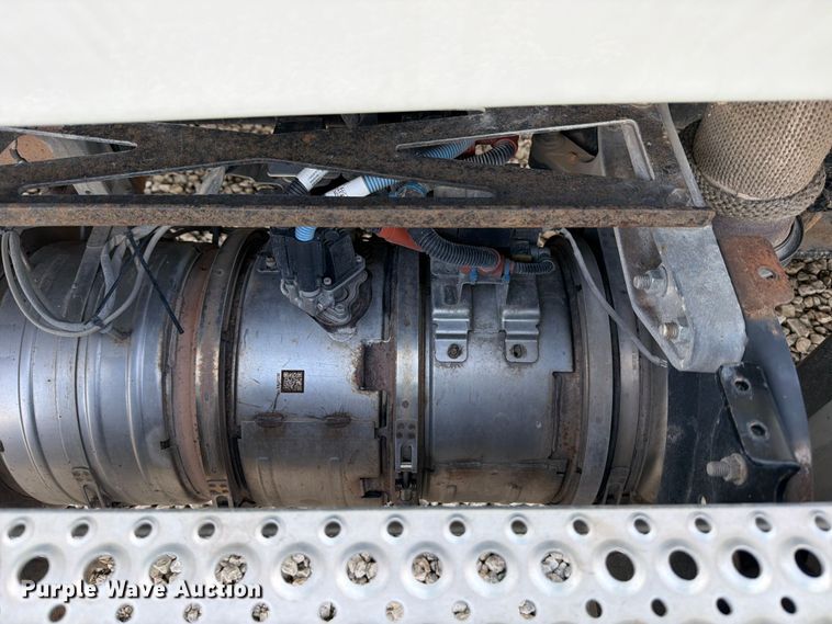 image for item YA3667 2019 International LT625 semi truck