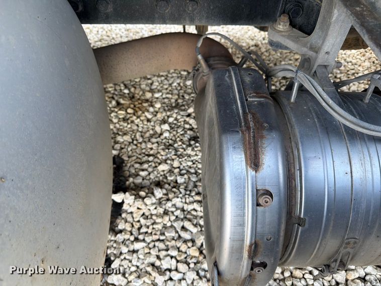 image for item YA3667 2019 International LT625 semi truck