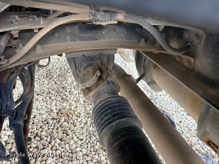 image for item YA3667 2019 International LT625 semi truck
