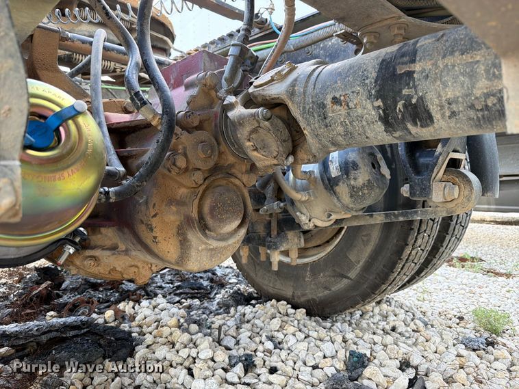 image for item YA3667 2019 International LT625 semi truck