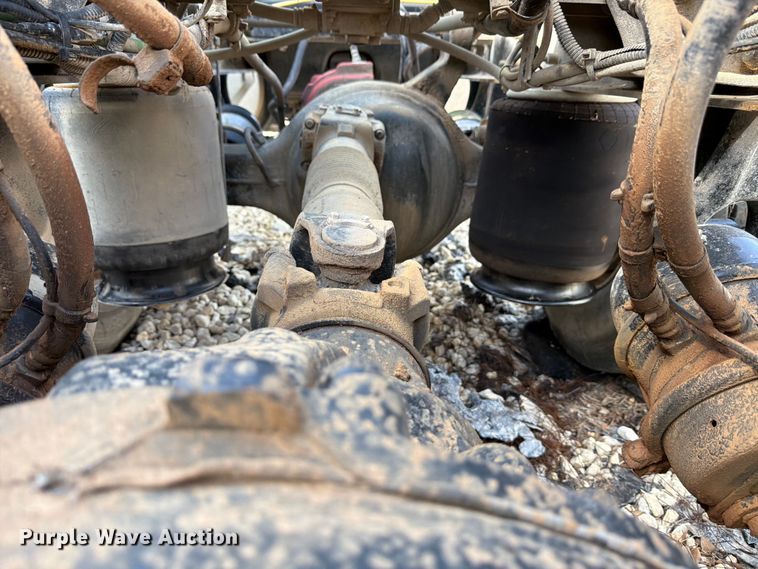 image for item YA3667 2019 International LT625 semi truck