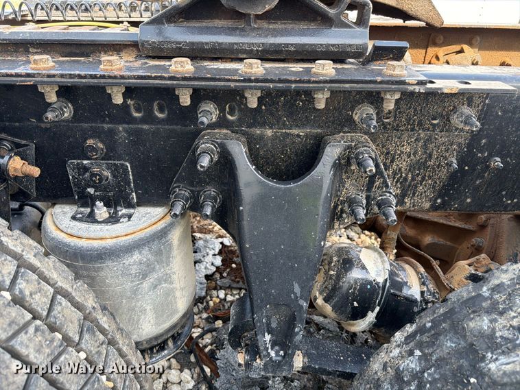 image for item YA3667 2019 International LT625 semi truck