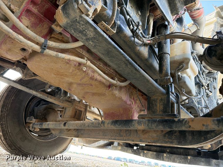 image for item YA3667 2019 International LT625 semi truck