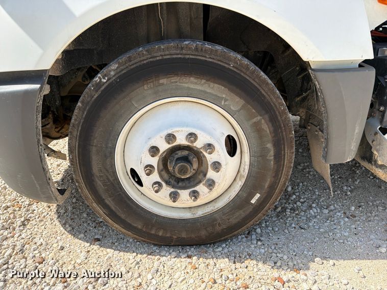 image for item YA3667 2019 International LT625 semi truck