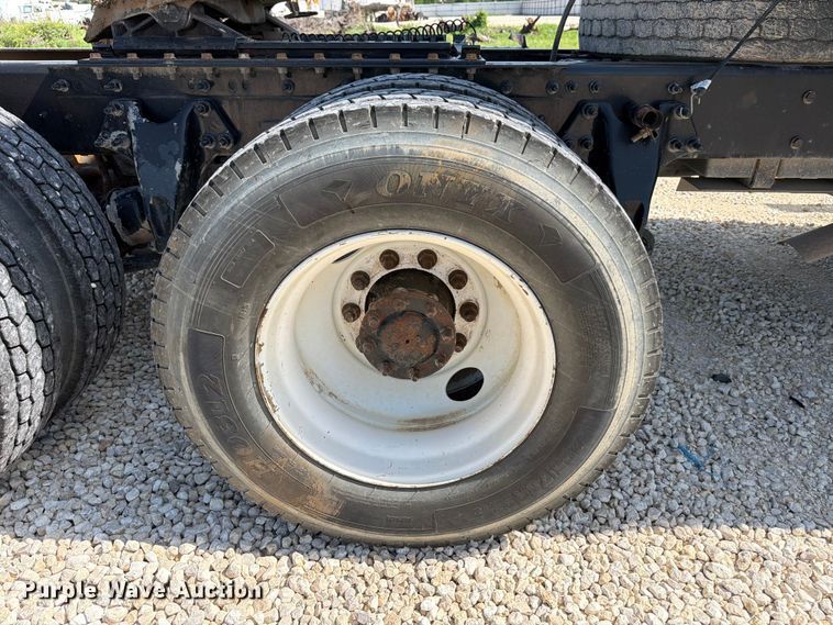 image for item YA3667 2019 International LT625 semi truck