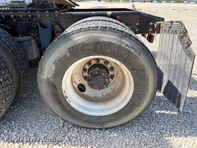 image for item YA3667 2019 International LT625 semi truck