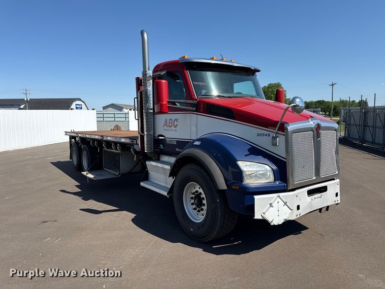 image for item YA3740 2015 Kenworth T880 flatbed truck