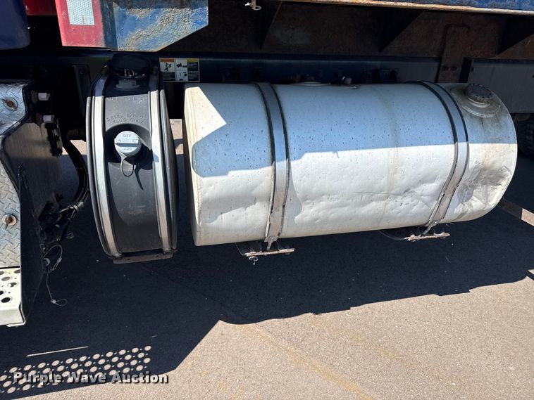 image for item YA3740 2015 Kenworth T880 flatbed truck