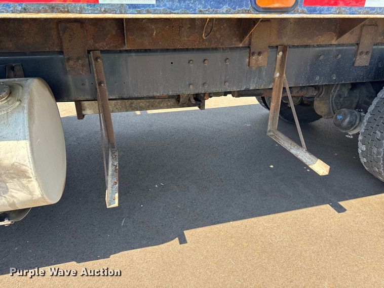 image for item YA3740 2015 Kenworth T880 flatbed truck