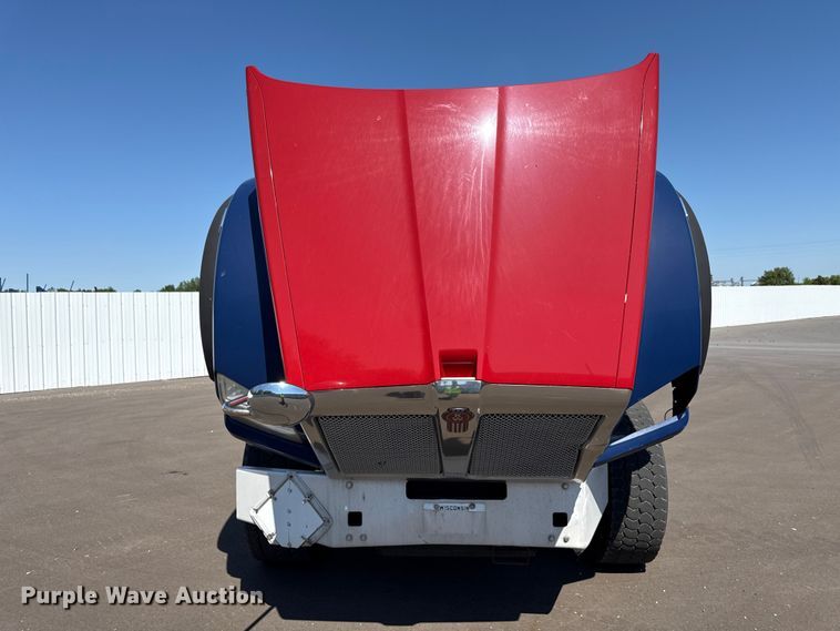 image for item YA3740 2015 Kenworth T880 flatbed truck