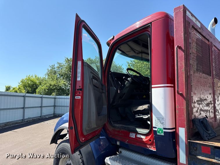 image for item YA3740 2015 Kenworth T880 flatbed truck