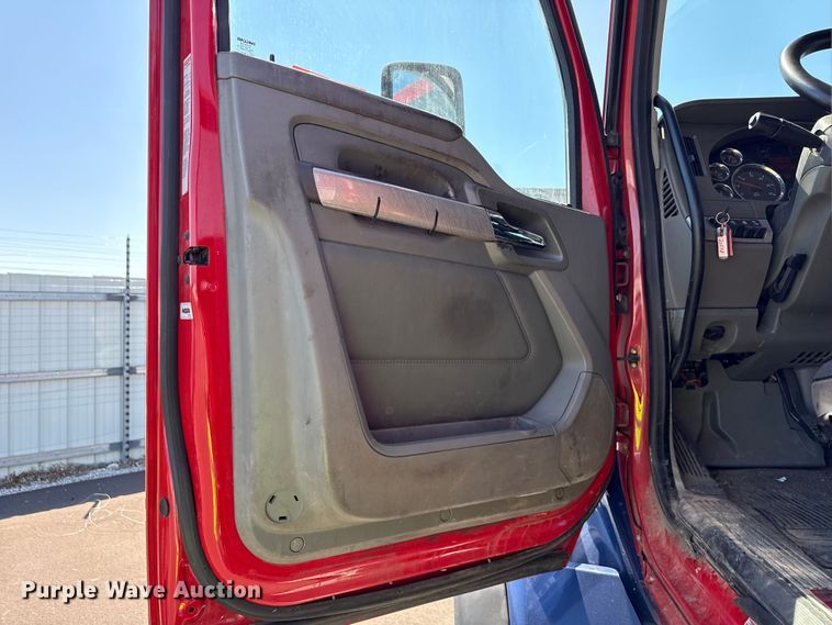 image for item YA3740 2015 Kenworth T880 flatbed truck