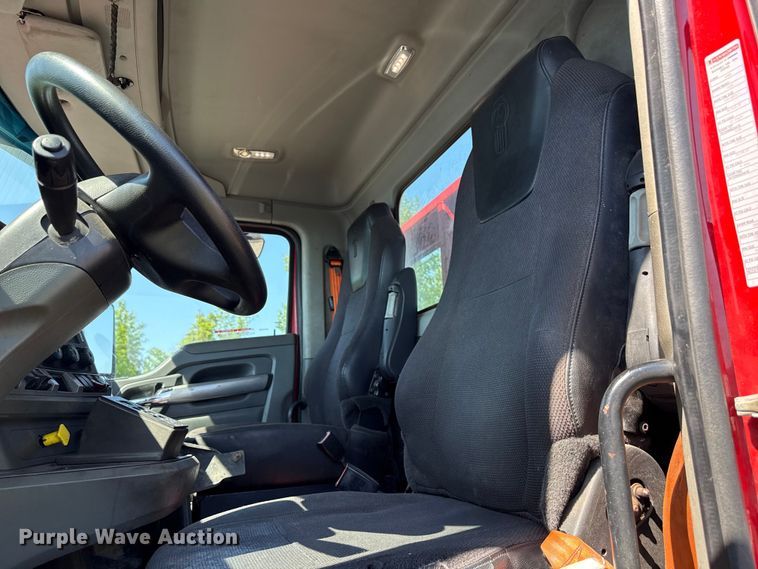 image for item YA3740 2015 Kenworth T880 flatbed truck
