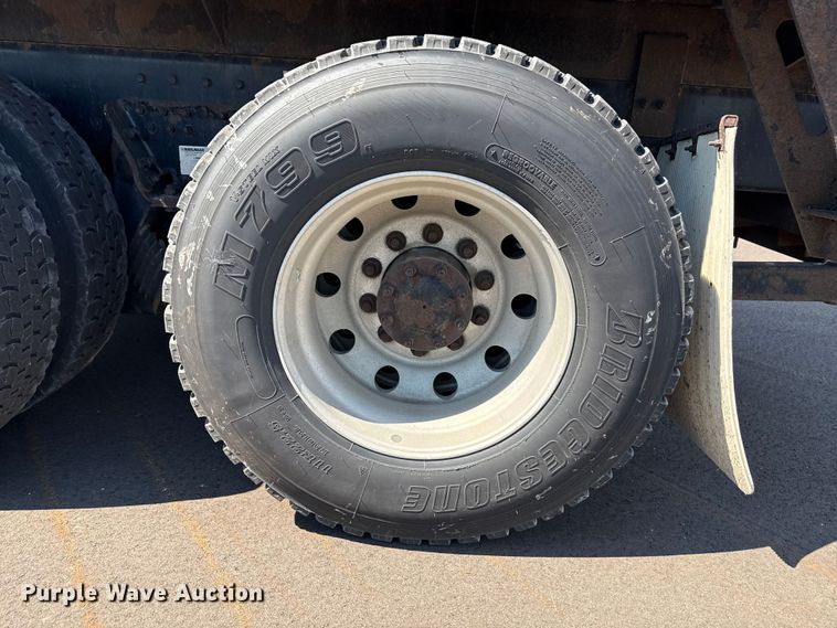 image for item YA3740 2015 Kenworth T880 flatbed truck