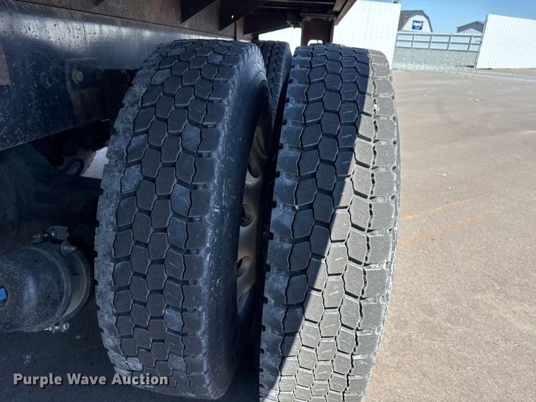 image for item YA3740 2015 Kenworth T880 flatbed truck