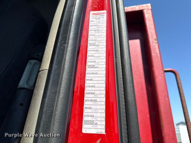 image for item YA3740 2015 Kenworth T880 flatbed truck