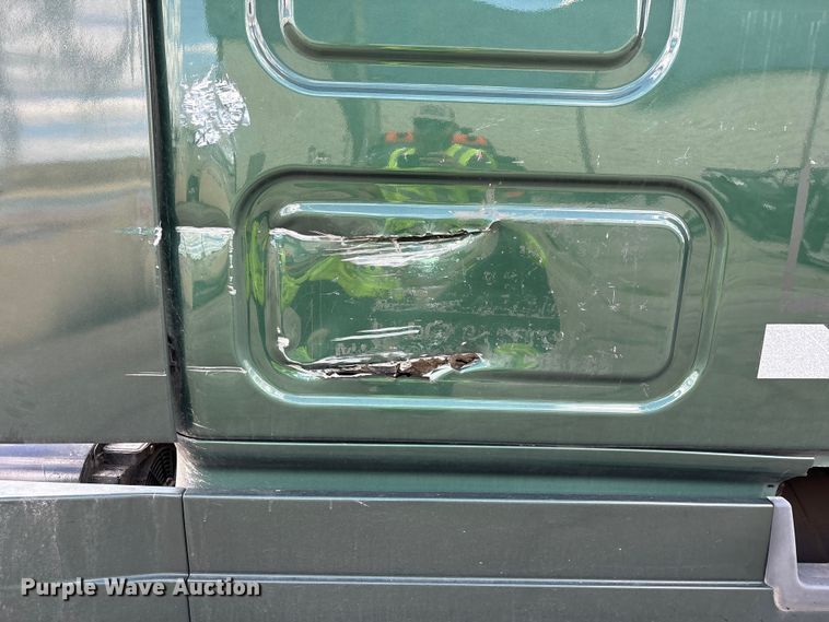 image for item YA3749 2018 Freightliner Cascadia semi truck
