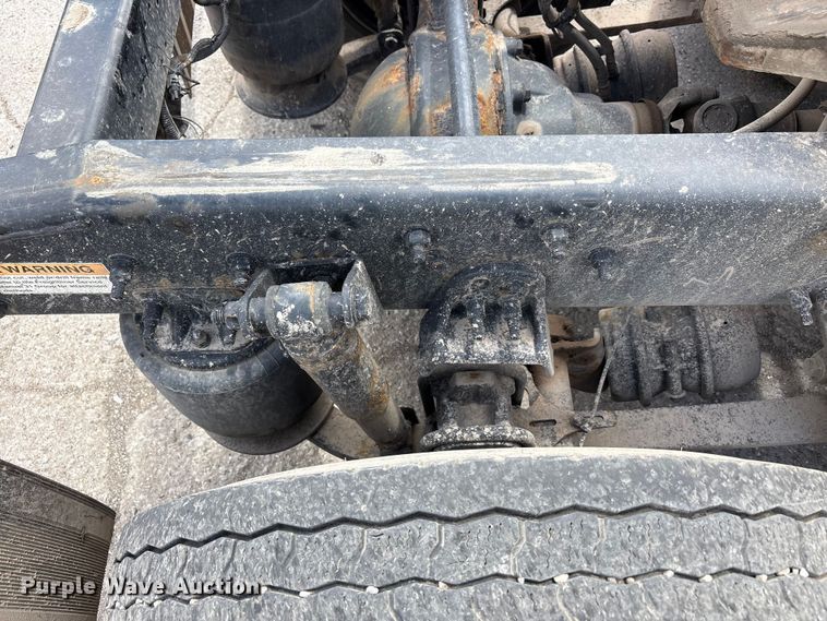 image for item YA3749 2018 Freightliner Cascadia semi truck