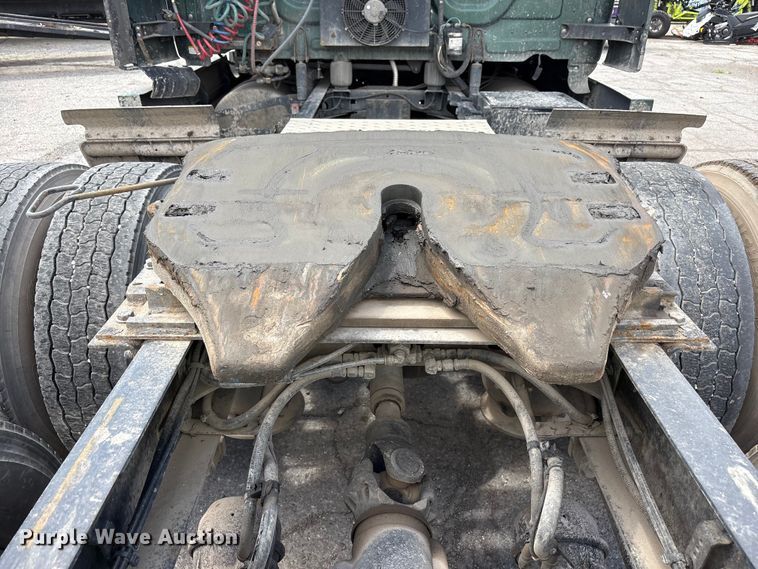 image for item YA3749 2018 Freightliner Cascadia semi truck