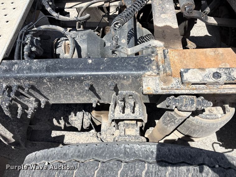 image for item YA3749 2018 Freightliner Cascadia semi truck