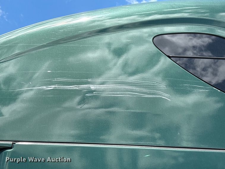 image for item YA3749 2018 Freightliner Cascadia semi truck