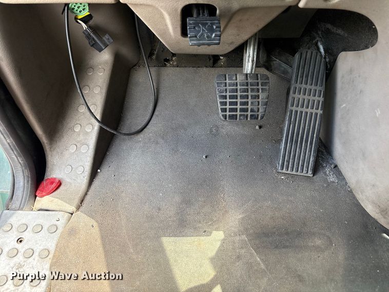 image for item YA3749 2018 Freightliner Cascadia semi truck