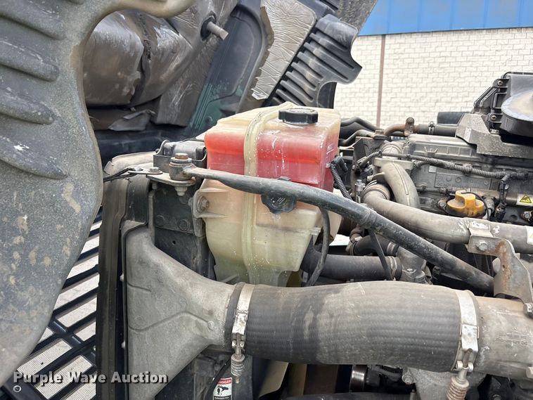 image for item YA3749 2018 Freightliner Cascadia semi truck