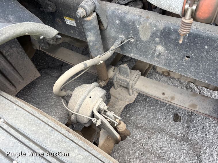 image for item YA3749 2018 Freightliner Cascadia semi truck