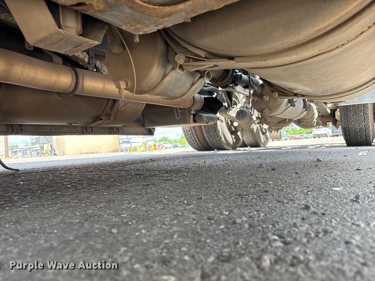 image for item YA3749 2018 Freightliner Cascadia semi truck