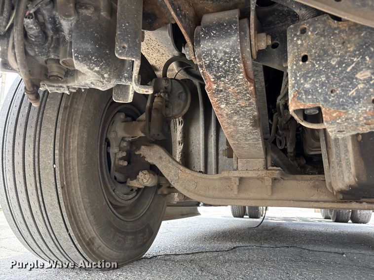 image for item YA3749 2018 Freightliner Cascadia semi truck