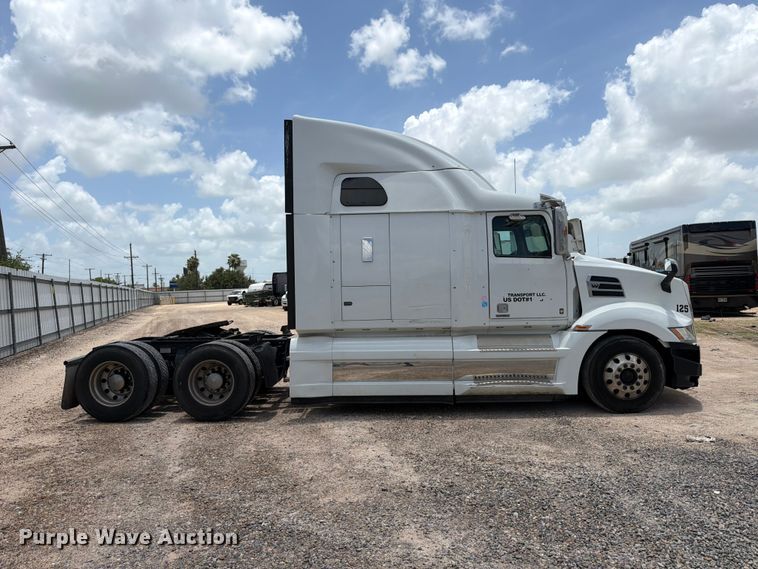 image for item YA3812 2022 Western Star 5700XE semi truck
