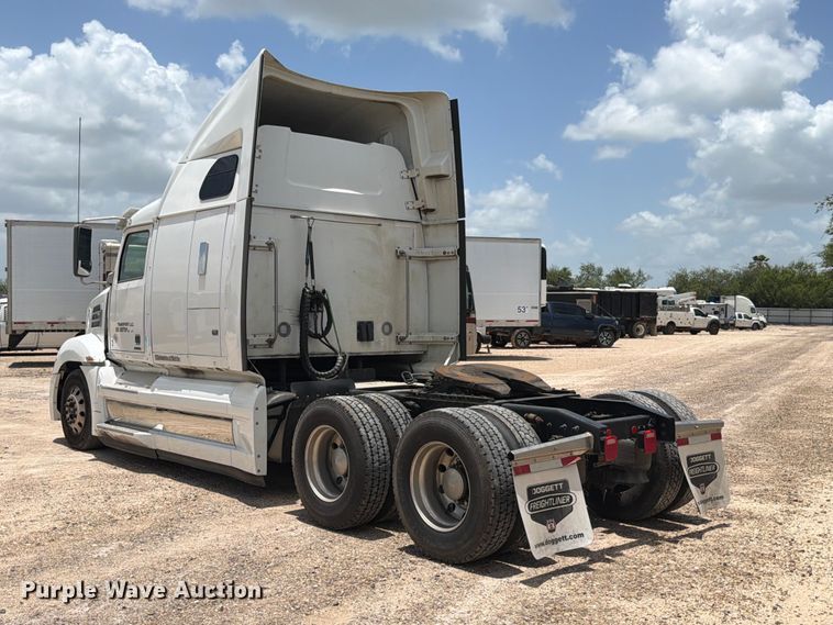 image for item YA3812 2022 Western Star 5700XE semi truck