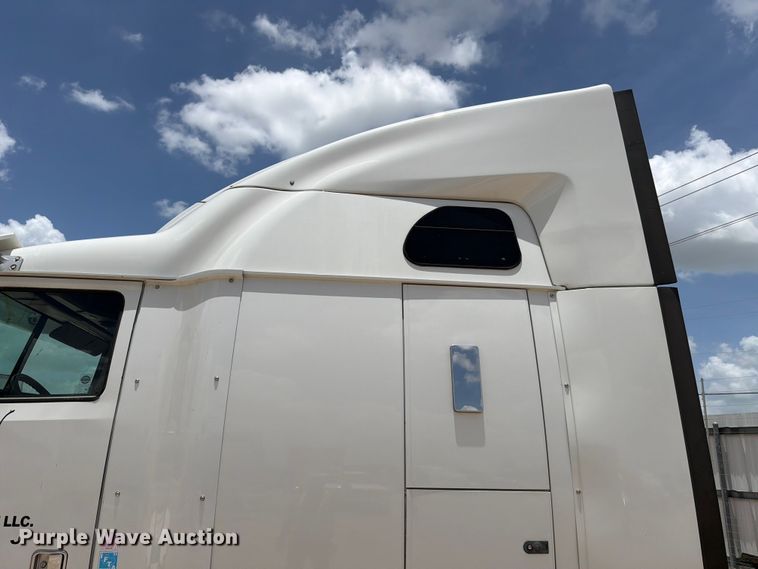 image for item YA3812 2022 Western Star 5700XE semi truck