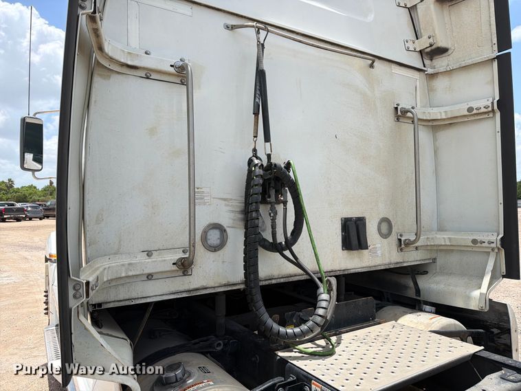 image for item YA3812 2022 Western Star 5700XE semi truck