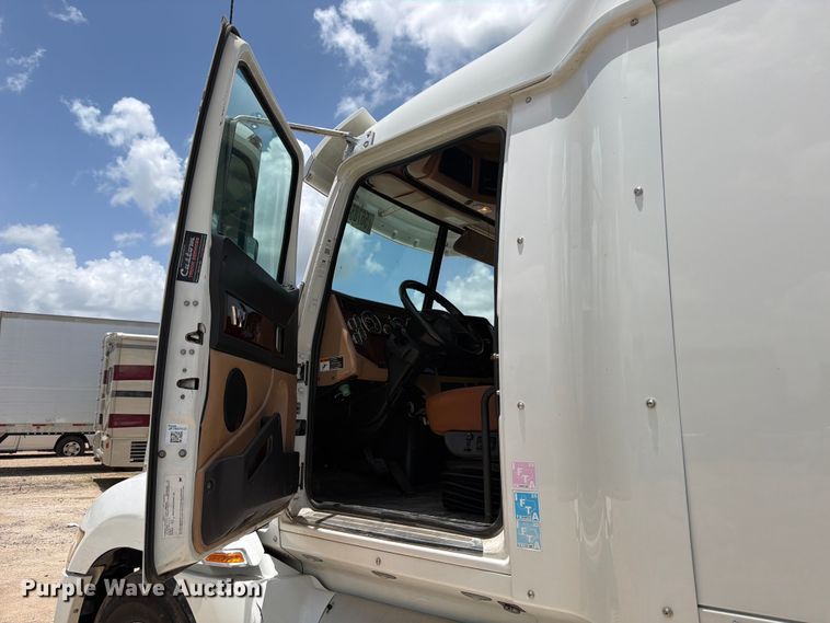 image for item YA3812 2022 Western Star 5700XE semi truck