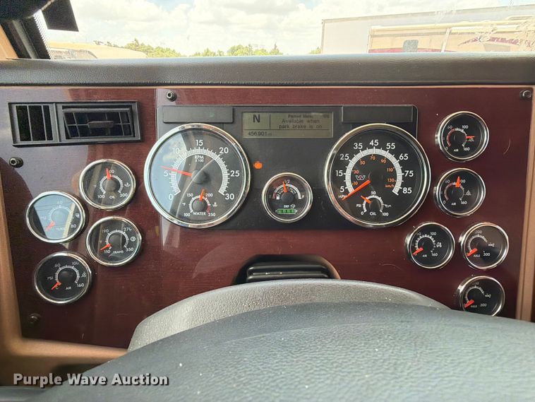 image for item YA3812 2022 Western Star 5700XE semi truck
