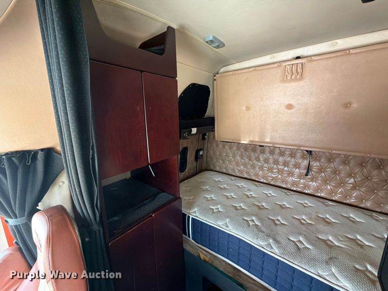 image for item YA3812 2022 Western Star 5700XE semi truck