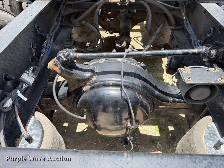 image for item YA3812 2022 Western Star 5700XE semi truck