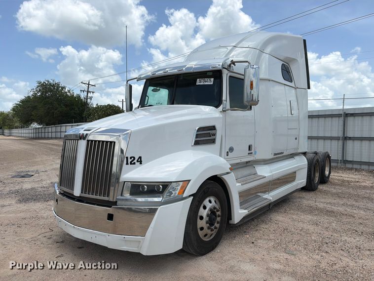 image for item YA3813 2022 Western Star 5700XE semi truck